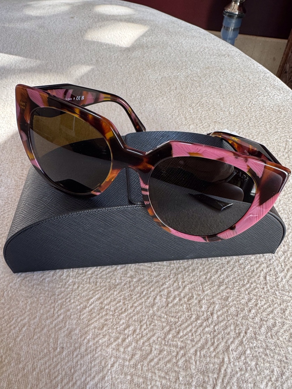 Prada Women’s Brown & Pink Tortoiseshell Sunglasses New - Picture 6 of 15
